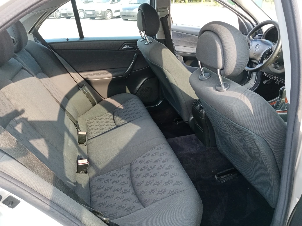 Mercedes-Benz C 180 KOMPRESSOR-FACELIFT-AVANGARDE, снимка 12 - Автомобили и джипове - 55661424