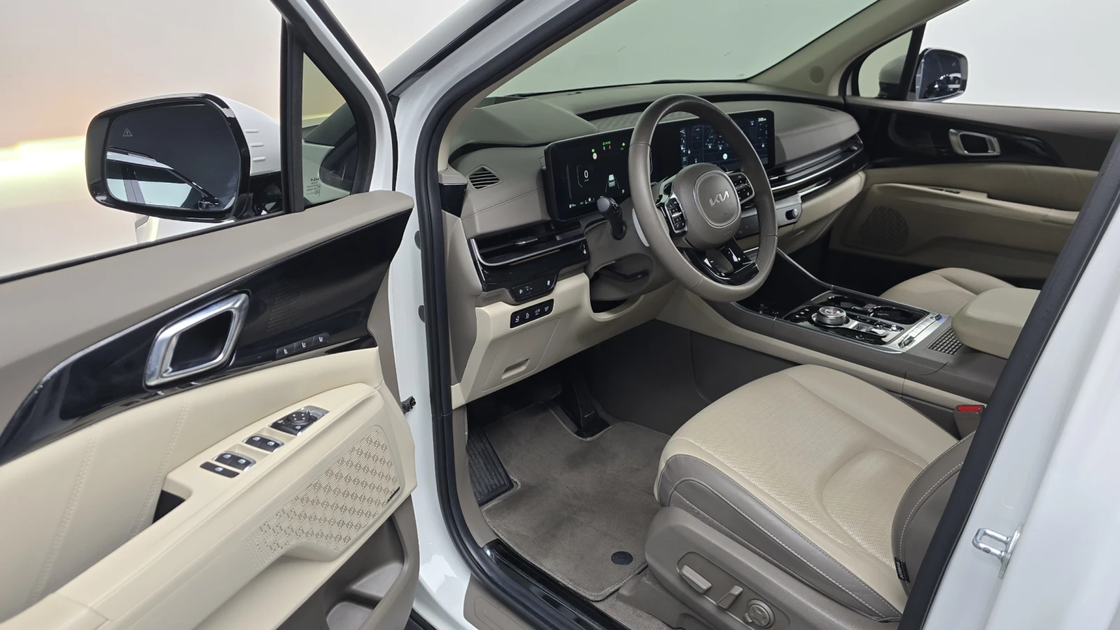 Kia Carnival 3.5* ОБДУХВАНЕ* ЕЛ. БАГАЖНИК* 360* HUD* КРАЙНА ЦЕН, снимка 11 - Автомобили и джипове - 55872549