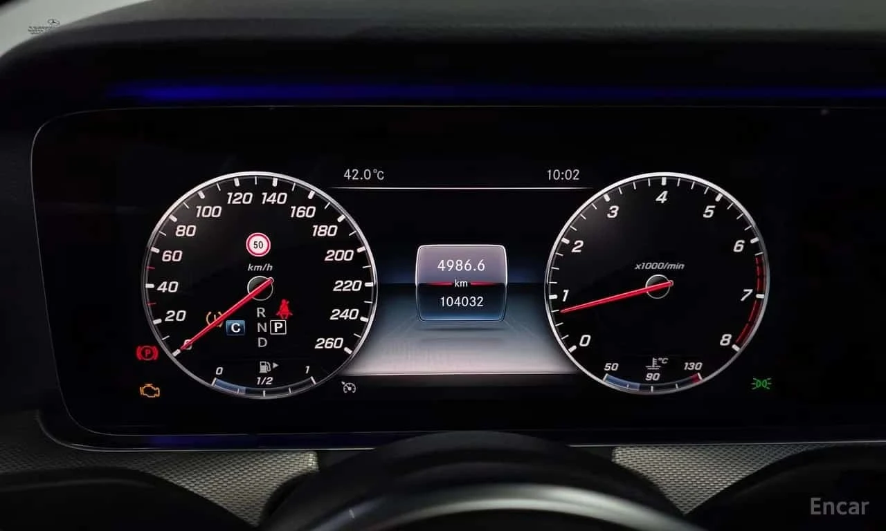 Mercedes-Benz E 300 AMG Line/360/ОБДУХ/ПОДГРЕВ/ПАНО/ФИНАНСИРАНЕ, снимка 8 - Автомобили и джипове - 56165678
