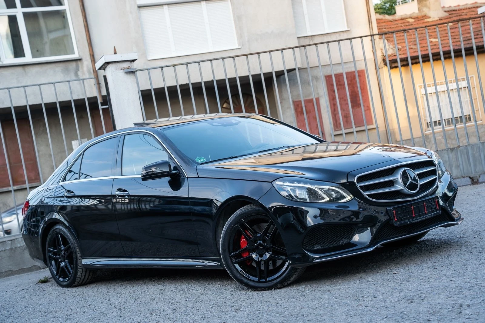 Mercedes-Benz E 350 AMG-DISTR-KEYLESS-ОБДУХ-LINE ASSIST-FULL-TOP