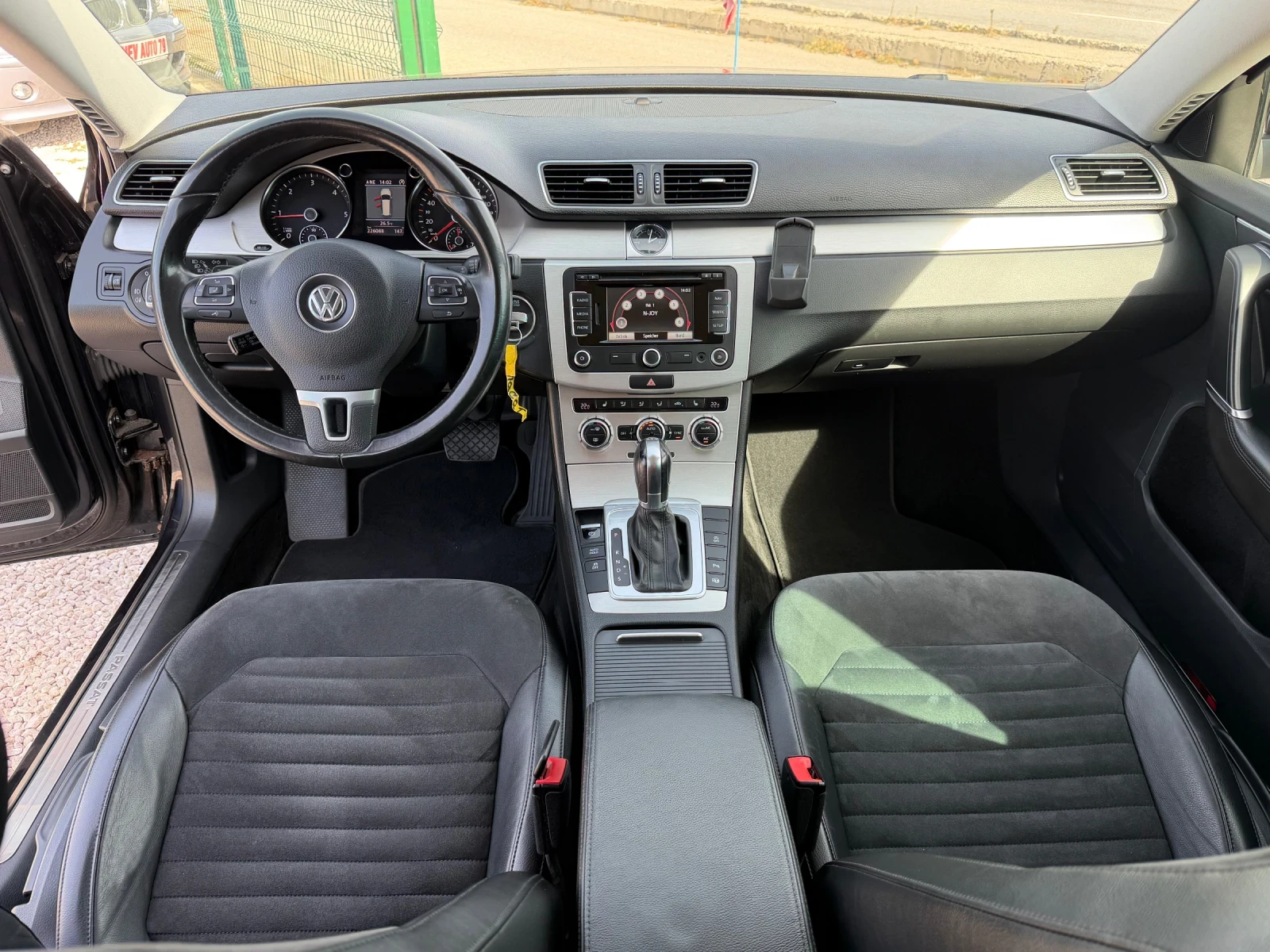 VW Passat HIGHLINE АВТОМАТИК, снимка 15 - Автомобили и джипове - 56579031