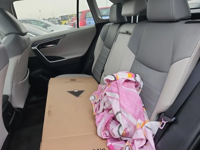 Toyota Rav4 HYBRID LIMITED * * CARFAX * * АВТО КРЕДИТ * * , снимка 10 - Автомобили и джипове - 53143351