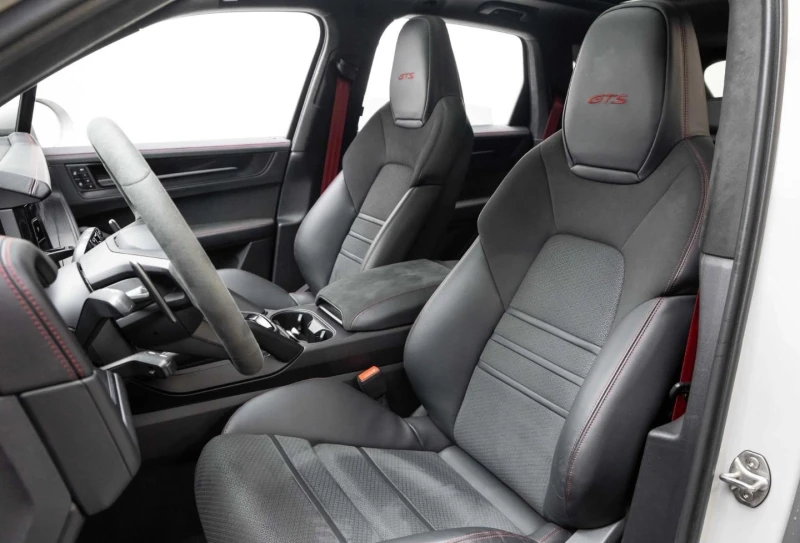 Porsche Cayenne GTS/FACELIFT/KREIDE/SPORT DESIGN/BOSE/PANO/HEAD UP, снимка 10 - Автомобили и джипове - 53164554