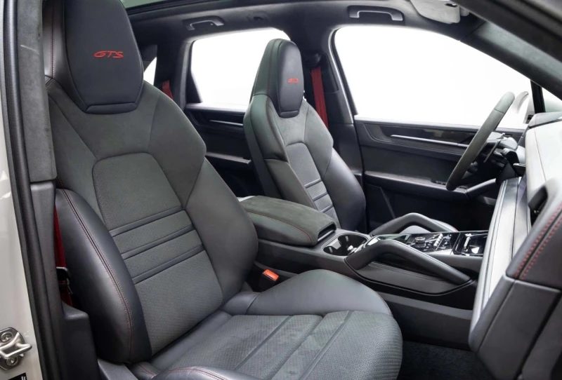 Porsche Cayenne GTS/FACELIFT/KREIDE/SPORT DESIGN/BOSE/PANO/HEAD UP, снимка 16 - Автомобили и джипове - 53164554