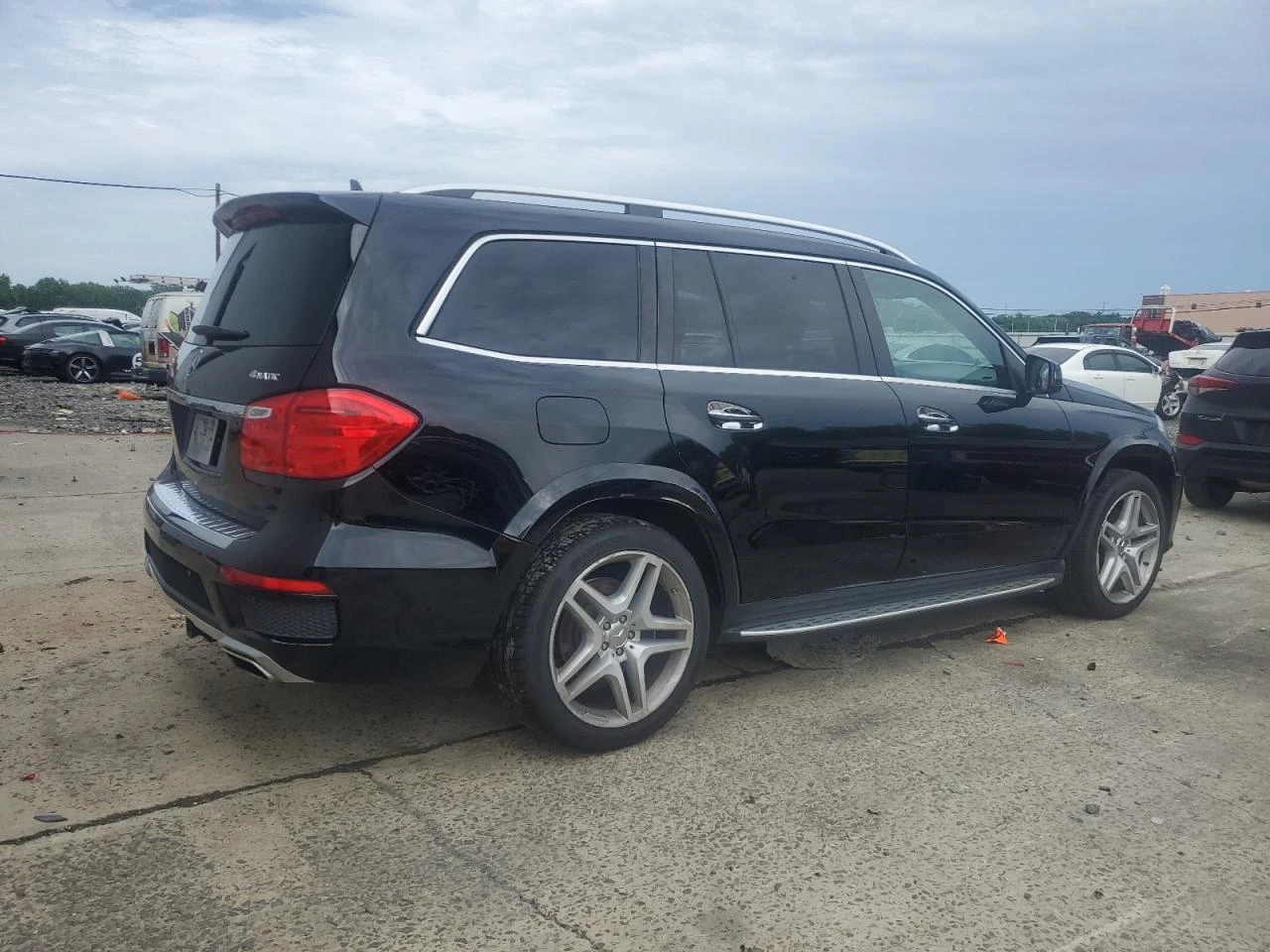 Mercedes-Benz GL 550 4MATIC - изображение 4