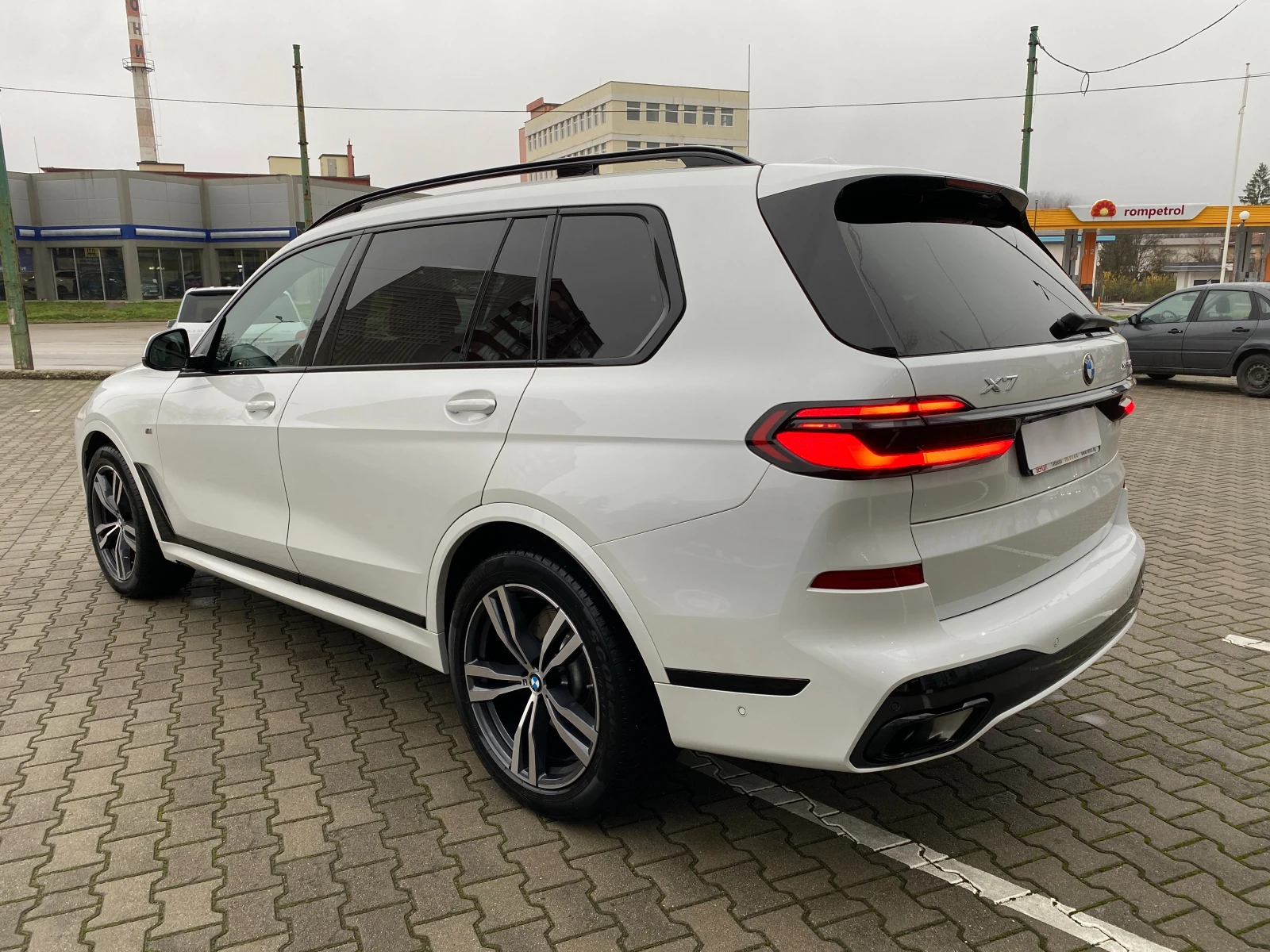 BMW X7 xDrive40d M Sport 6+ 1 | Mobile.bg   3