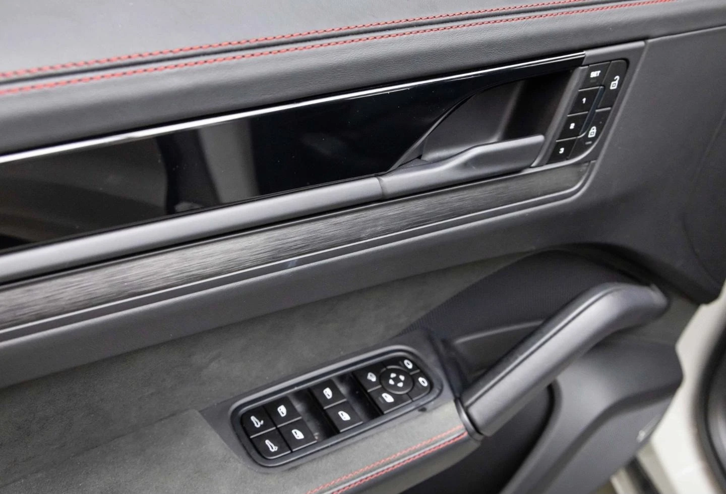 Porsche Cayenne GTS/FACELIFT/KREIDE/SPORT DESIGN/BOSE/PANO/HEAD UP - изображение 8