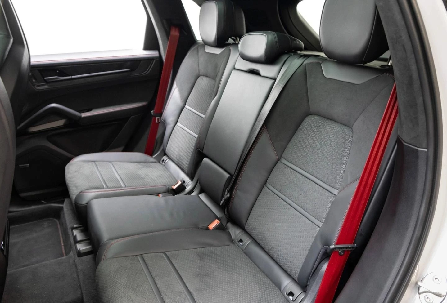 Porsche Cayenne GTS/FACELIFT/KREIDE/SPORT DESIGN/BOSE/PANO/HEAD UP | Mobile.bg � ����������� 17
