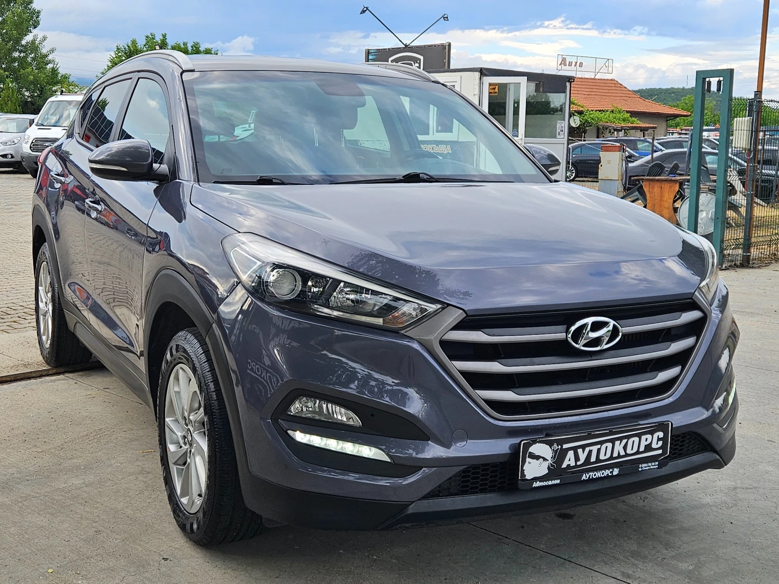 Hyundai Tucson 1.7CRDI* Navi* Camera, снимка 3 - Автомобили и джипове - 54797011