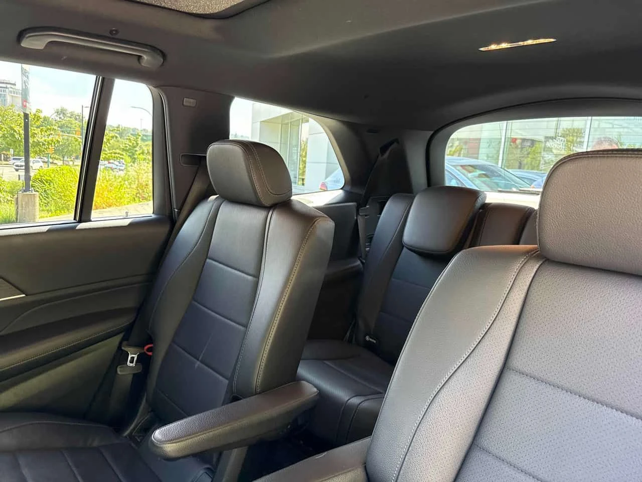 Mercedes-Benz GLS 450 ДИСТРОНИК * ОБДУХВАНЕ * CARFAX * BURMESTER, снимка 14 - Автомобили и джипове - 55305927
