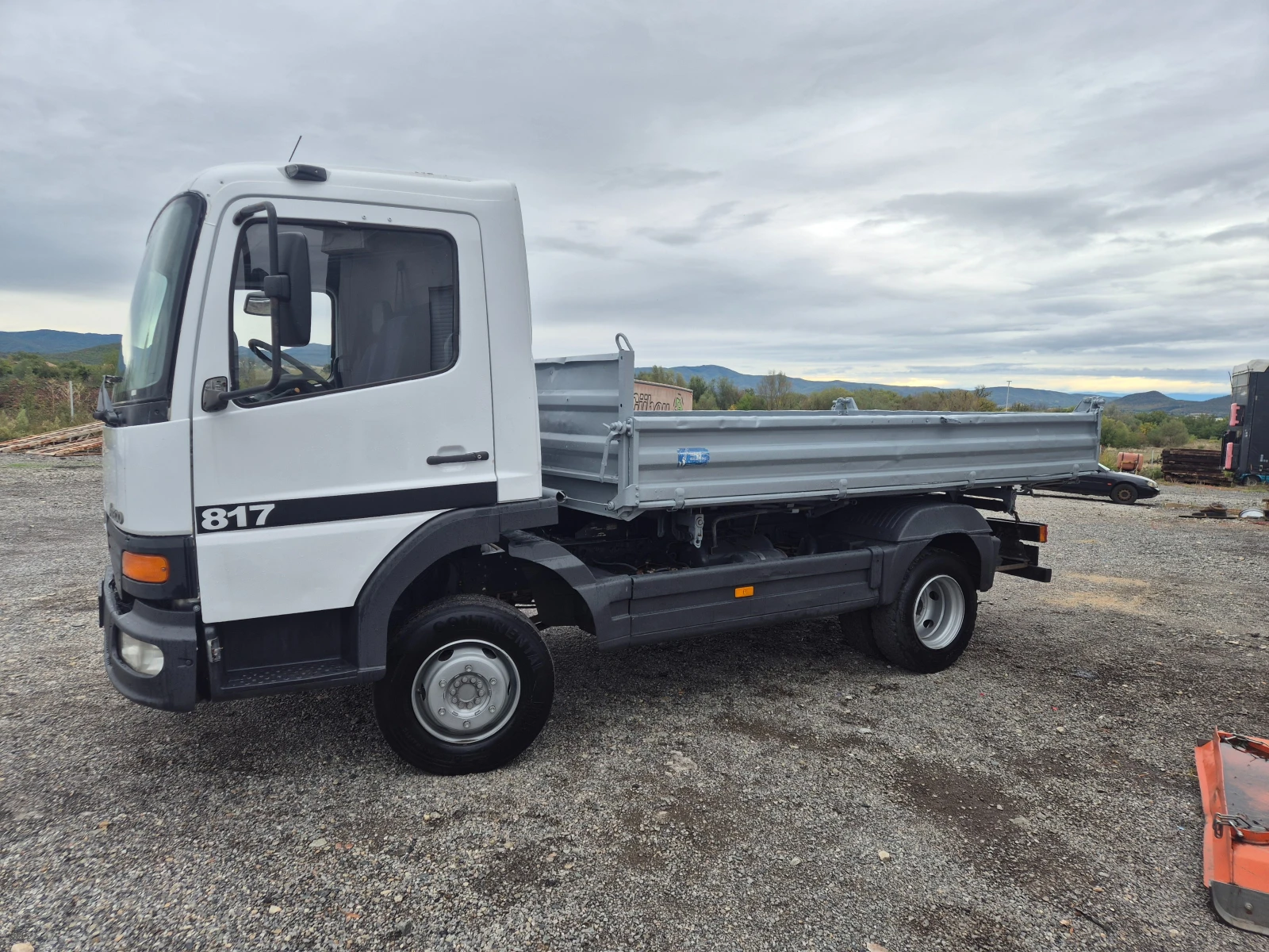 Mercedes-Benz Atego 817 тристранен самосвал  - изображение 4