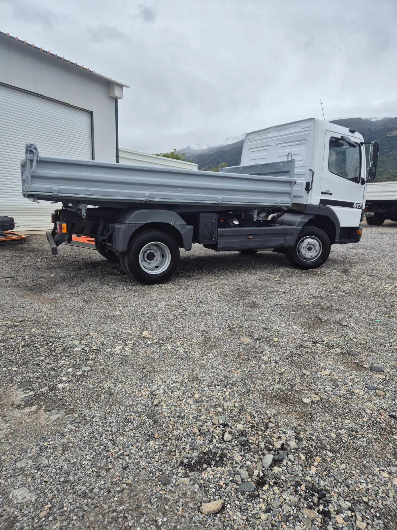 Mercedes-Benz Atego 817 тристранен самосвал  - изображение 5