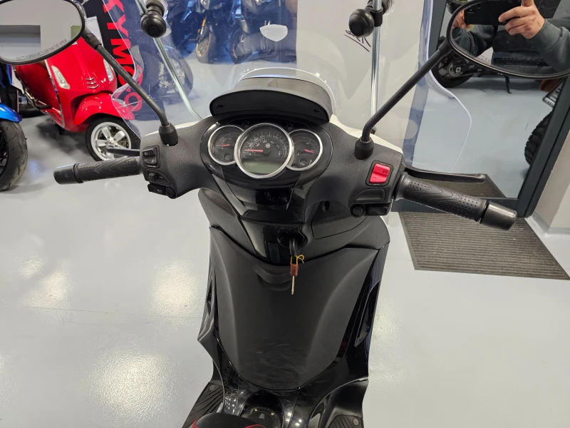 Piaggio Beverly 300ie, 2016г., снимка 10 - Мотоциклети и мототехника - 49634169