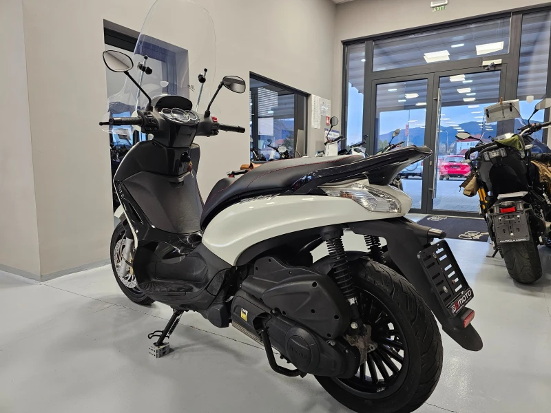 Piaggio Beverly 300ie, 2016г., снимка 4 - Мотоциклети и мототехника - 49634169