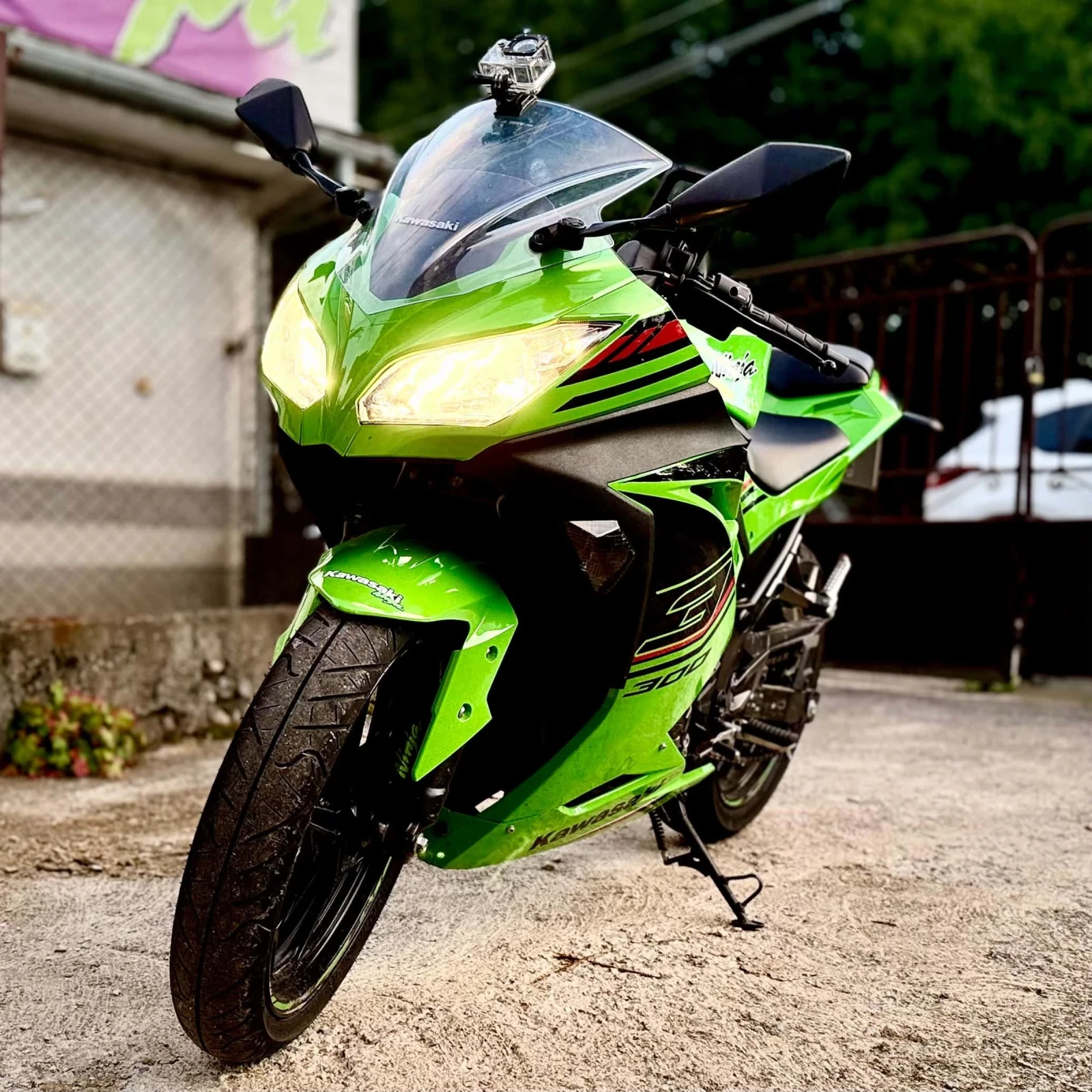 Kawasaki J300