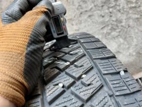 Гуми Зимни 215/65R16, снимка 3