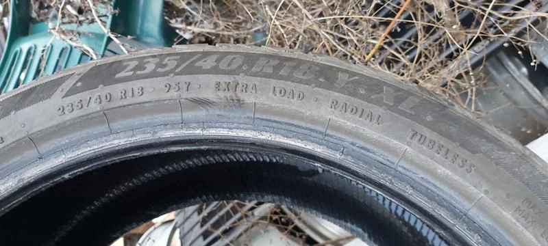 Гуми Летни 235/40R18, снимка 7 - Гуми и джанти - 35606354