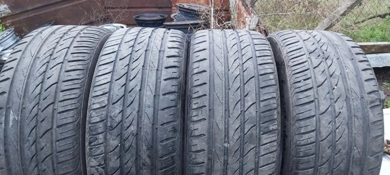 Гуми Летни 235/40R18, снимка 1 - Гуми и джанти - 35606354