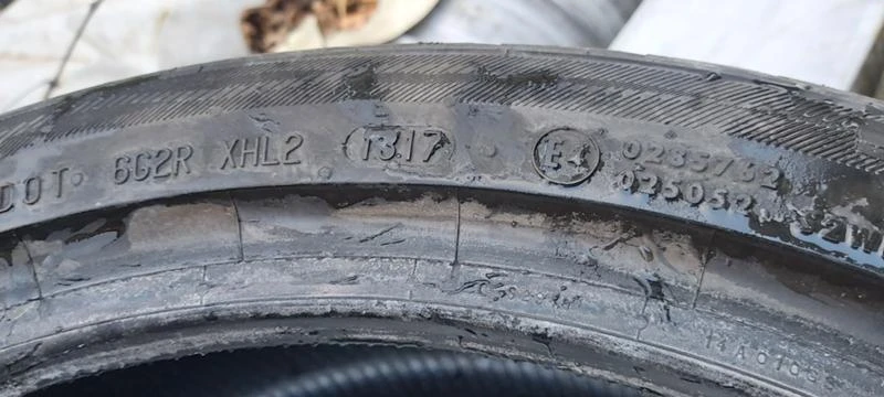 Гуми Летни 235/40R18, снимка 8 - Гуми и джанти - 35606354