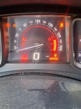 DS DS 5, снимка 9
