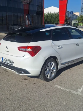 DS DS 5, снимка 4