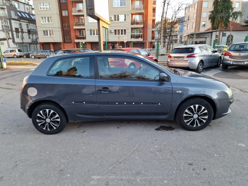 Fiat Stilo 1.6 БЕНЗИН, снимка 5 - Автомобили и джипове - 39176345