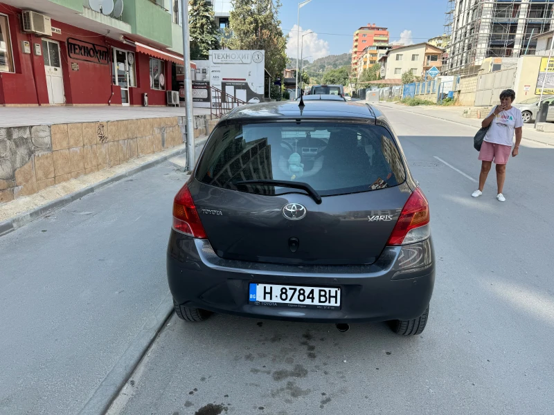 Toyota Yaris 1.33 VVT-i, снимка 6 - Автомобили и джипове - 47441167