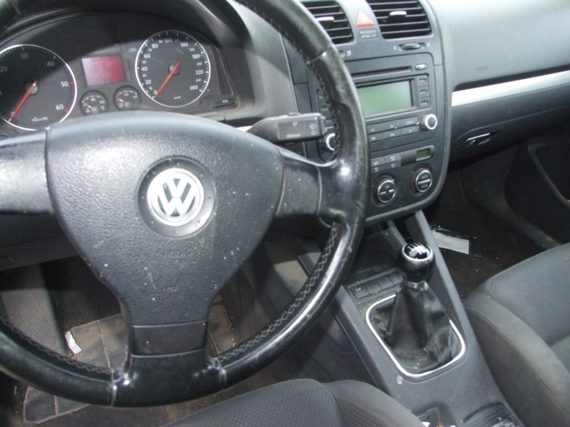 VW Golf 2.0tdi, снимка 8 - Автомобили и джипове - 48540949