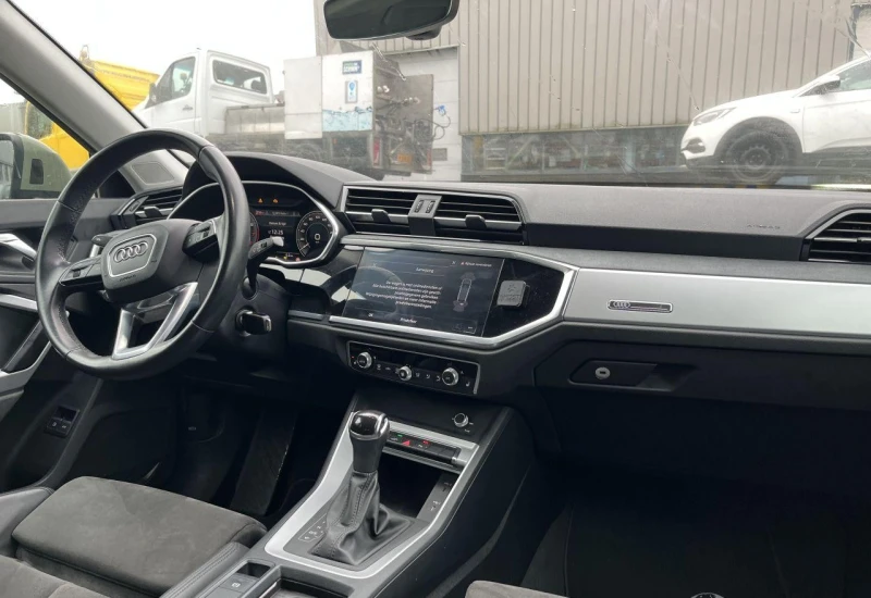 Audi Q3 Sportback 45 TFSI S Edition, снимка 11 - Автомобили и джипове - 52821720