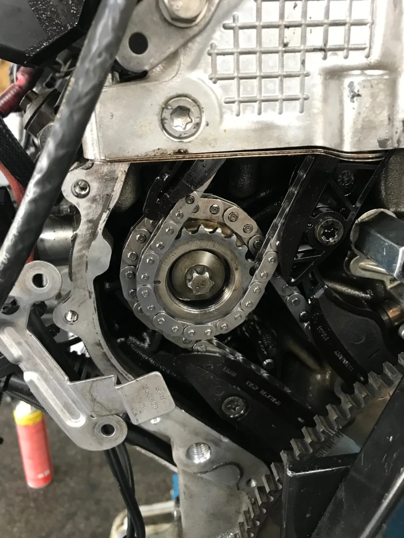 BMW 520, снимка 17 - Автомобили и джипове - 52154418