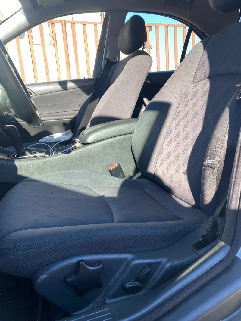 Mercedes-Benz C 180 KOMPRESSOR W203, снимка 10 - Автомобили и джипове - 52410678