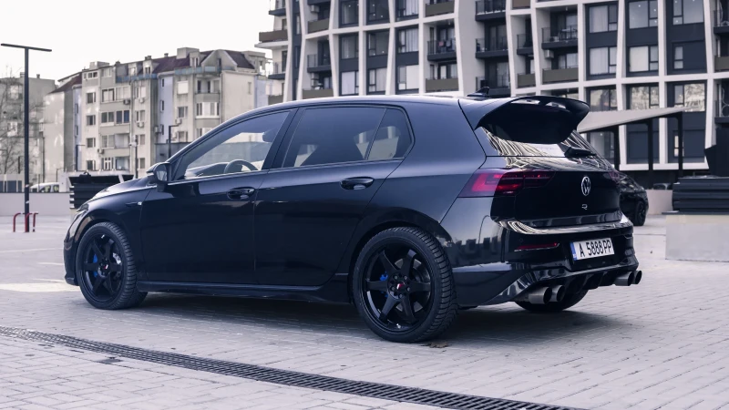 VW Golf Mk8 R Performance , снимка 3 - Автомобили и джипове - 53108012