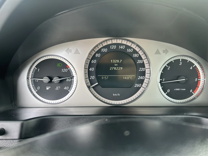 Mercedes-Benz C 250, снимка 9 - Автомобили и джипове - 53111400