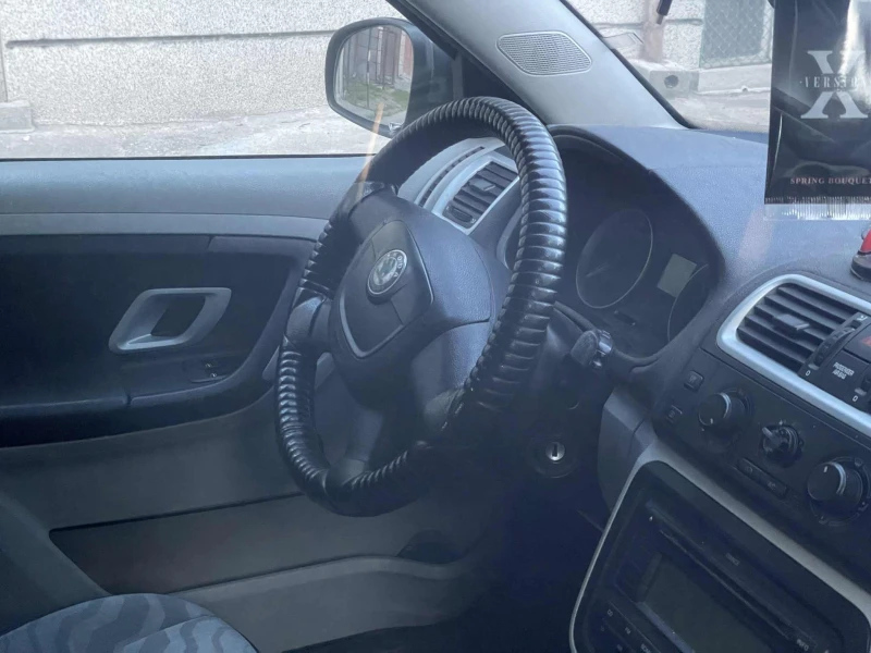 Skoda Fabia 1.2 MPI, снимка 3 - Автомобили и джипове - 53391538