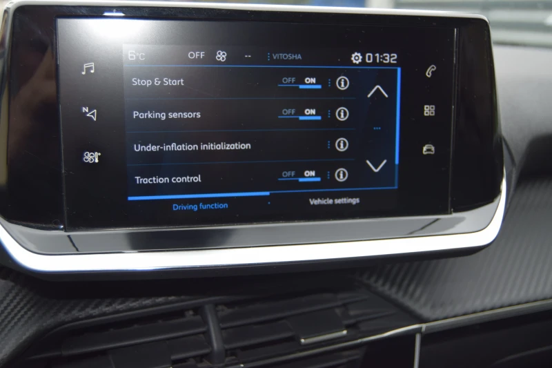 Peugeot 208, снимка 11 - Автомобили и джипове - 53560966