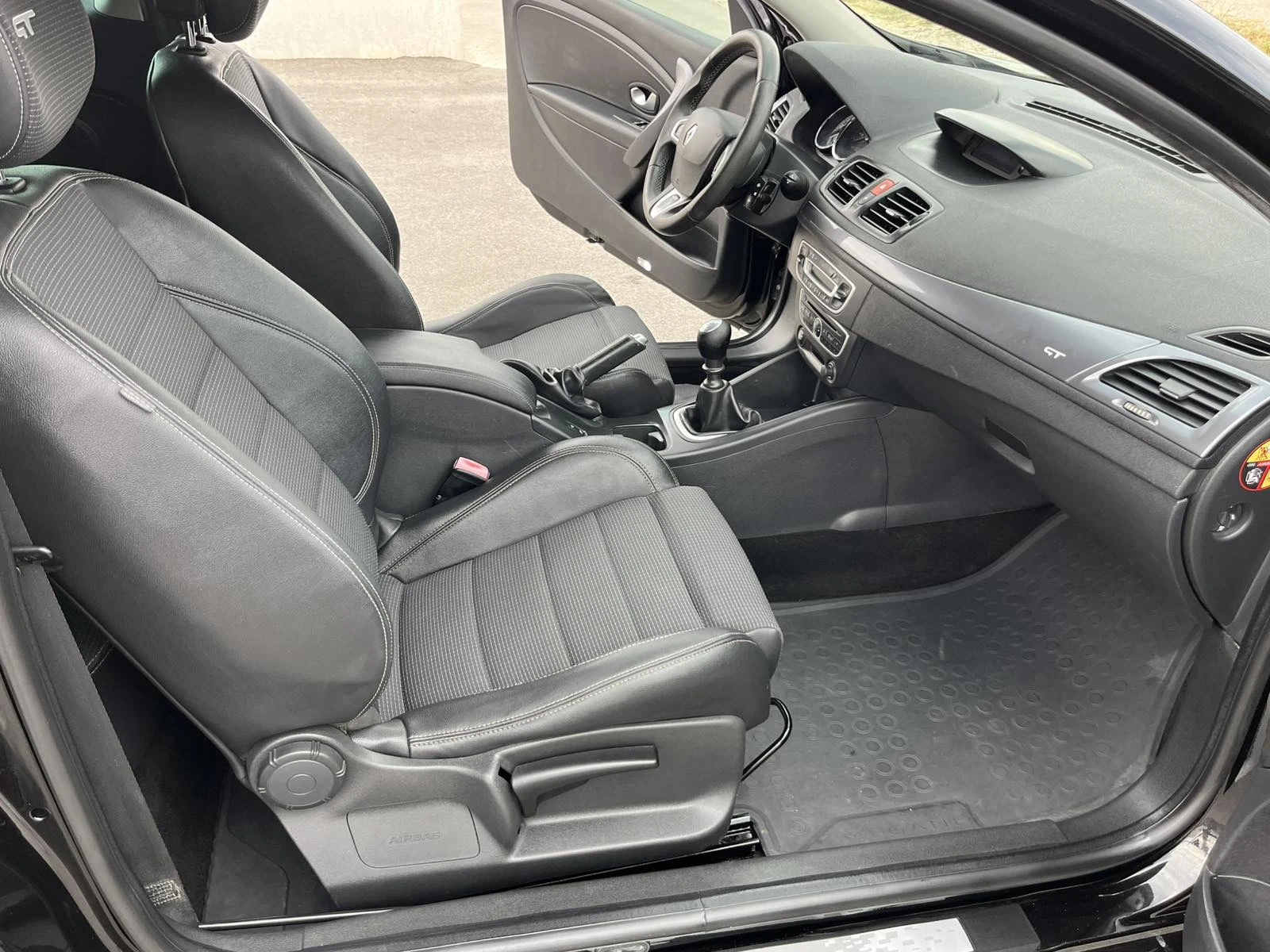 Renault Megane GT SPORT 2.0DCI 160кс УНИКАТ 151 000км  - изображение 10