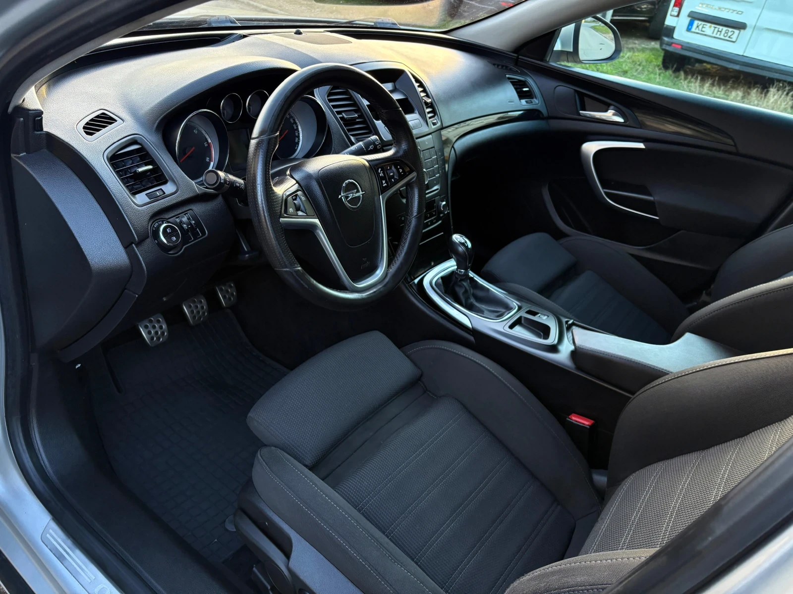 Opel Insignia 2.0CDTI SPORTS TOURER* Обслужена*  - изображение 7