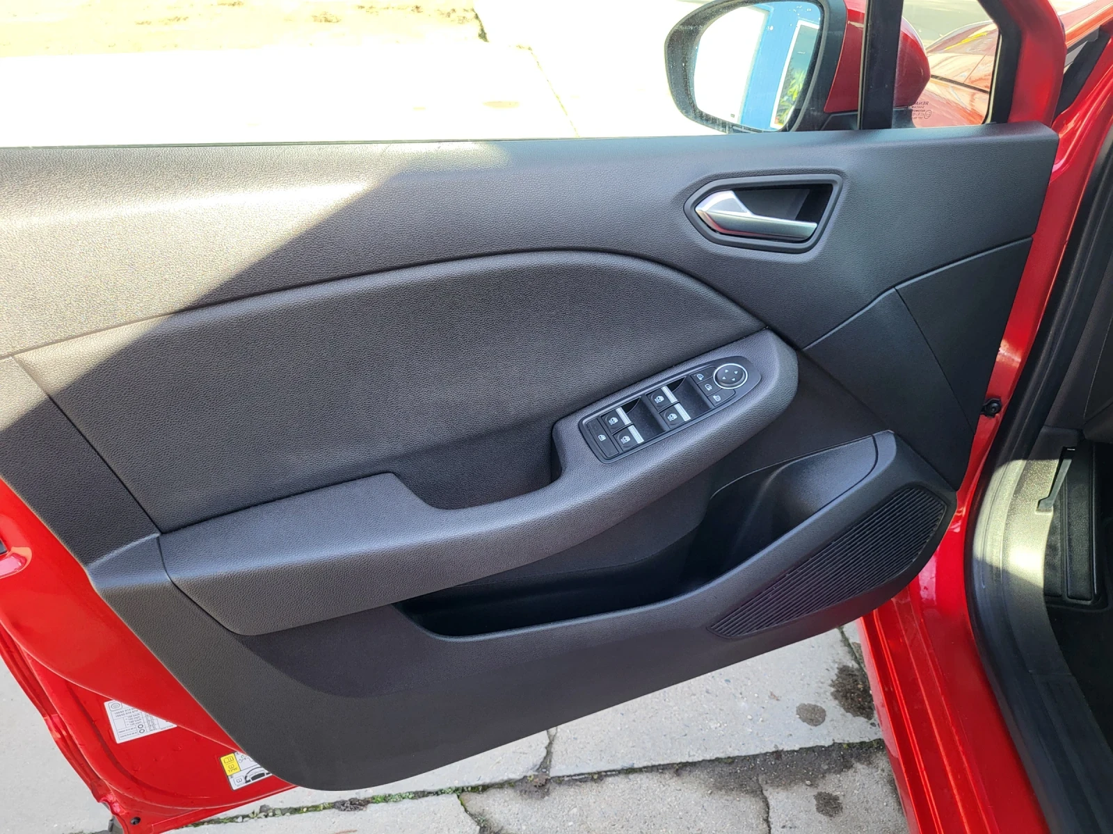 Renault Clio 1.0SCe 75kc. 31 000км. - изображение 10