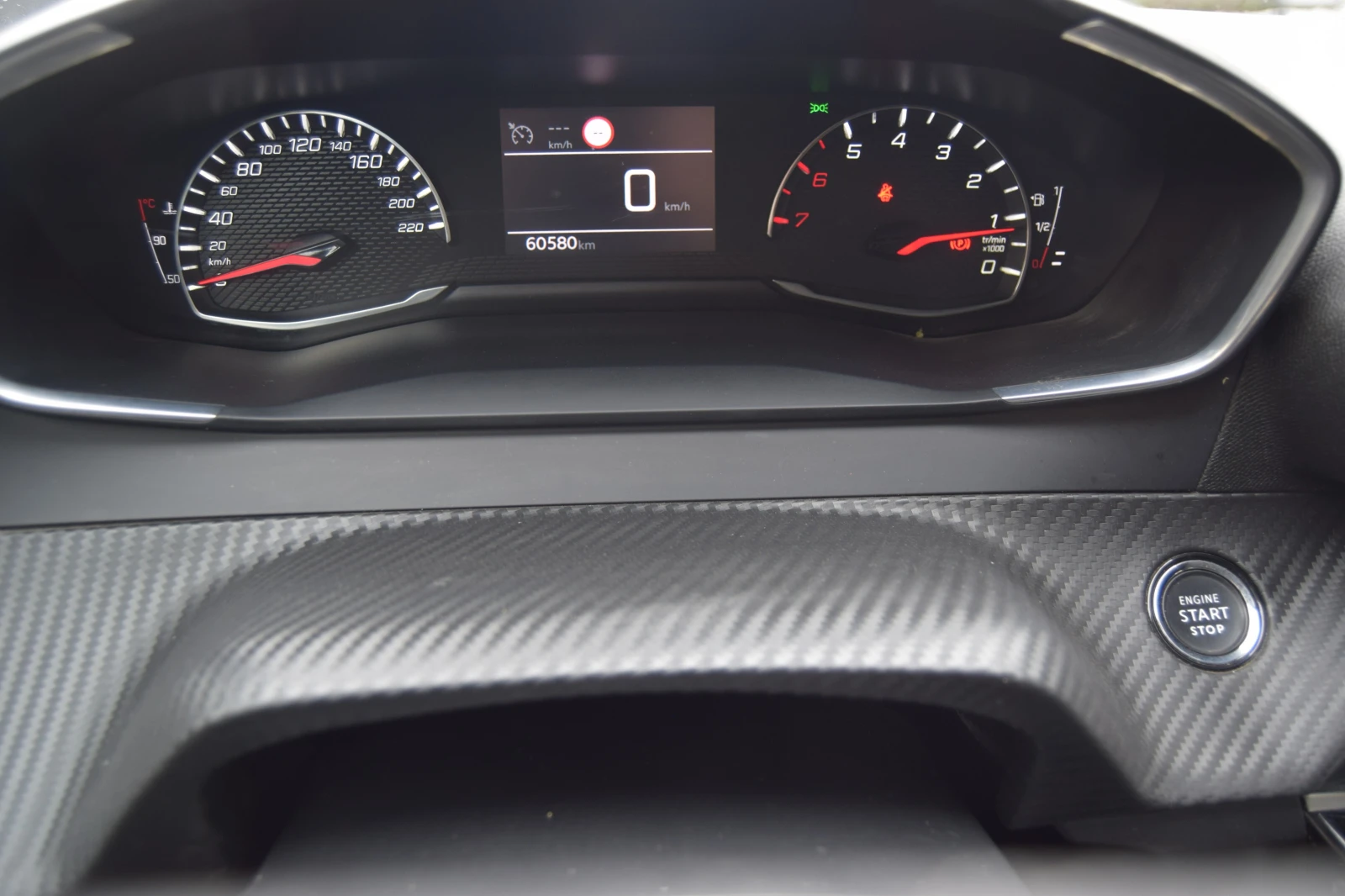 Peugeot 208 1.5 HDI, снимка 14 - Автомобили и джипове - 53651813