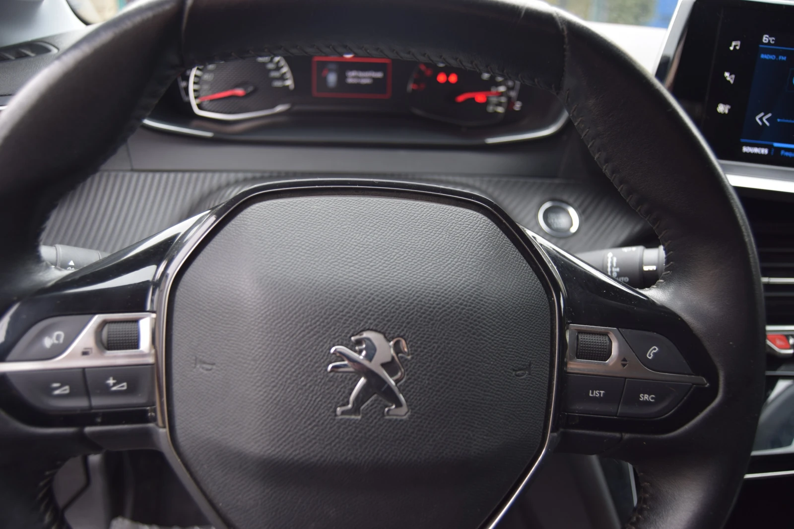 Peugeot 208 1.5 HDI, снимка 8 - Автомобили и джипове - 53651813