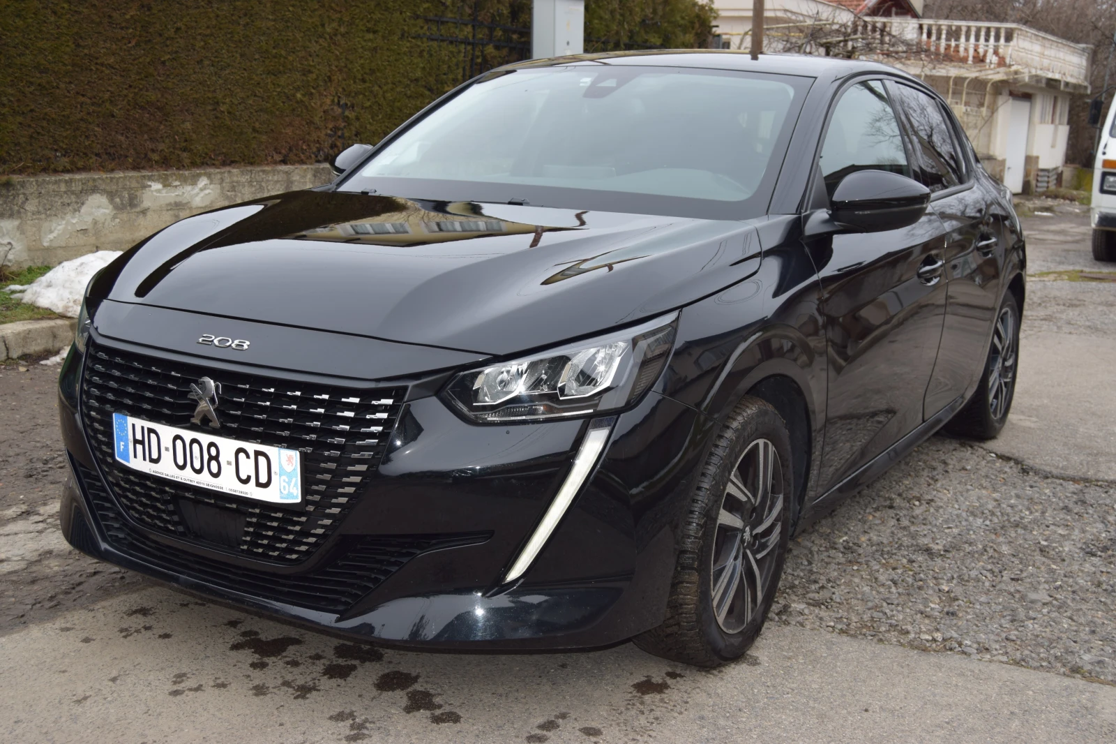 Peugeot 208 1.5 HDI, снимка 2 - Автомобили и джипове - 53651813