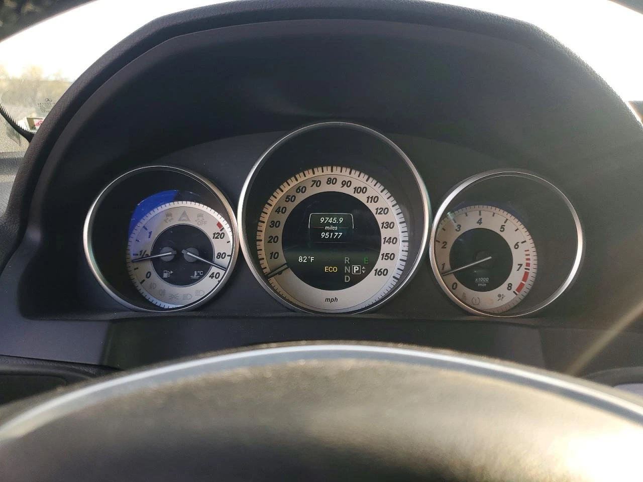 Mercedes-Benz E 350 COUPE AMG PKG| HARMAN/KARDON| KEYLESS| ПОДГРЕВ, снимка 9 - Автомобили и джипове - 53837326