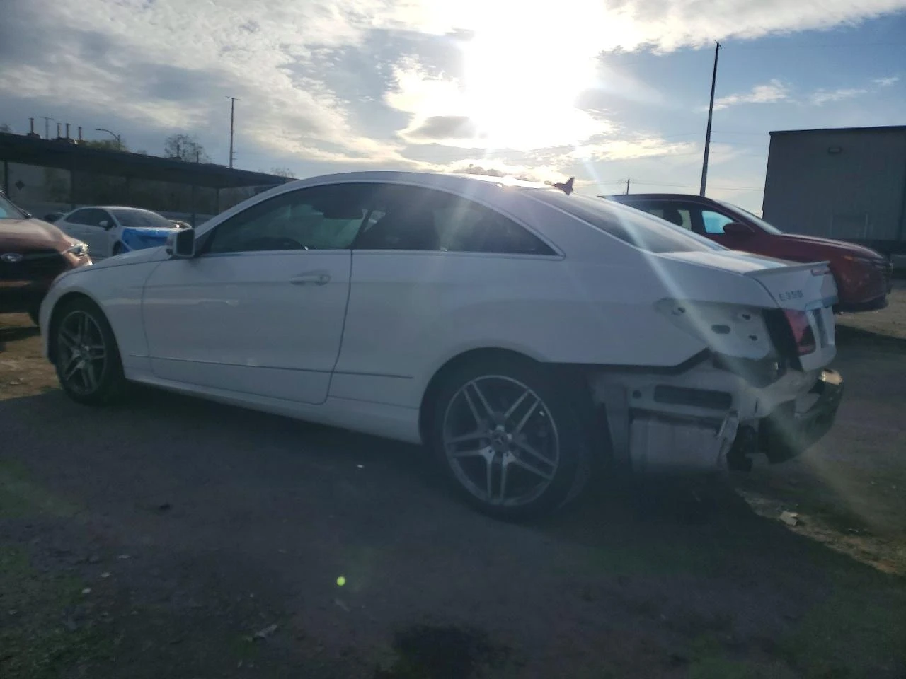 Mercedes-Benz E 350 COUPE AMG PKG| HARMAN/KARDON| KEYLESS| ПОДГРЕВ, снимка 4 - Автомобили и джипове - 53837326