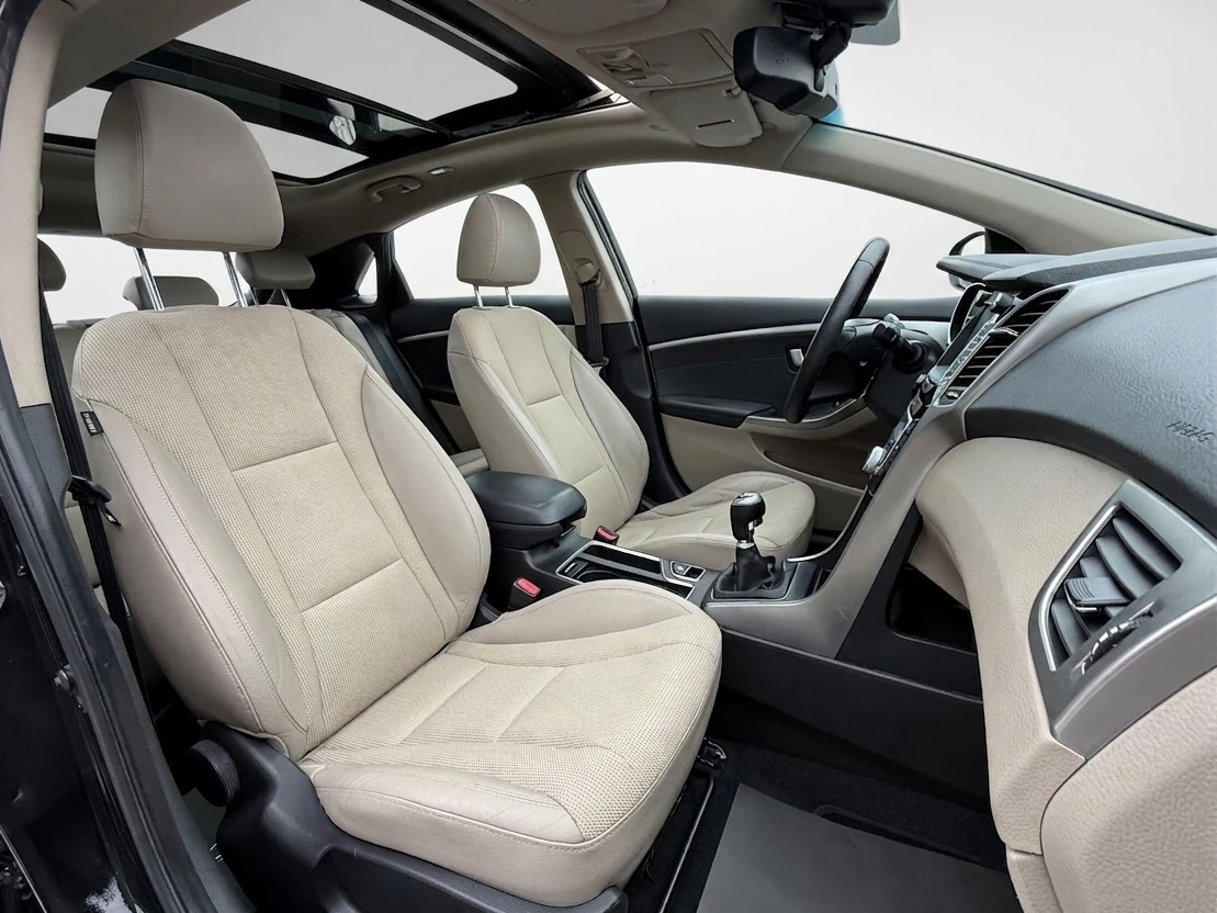 Hyundai I30 EXCLUSIVE#PANORAMA#KAMERA#KEYLESS GO#AVTOPILOT#, снимка 12 - Автомобили и джипове - 54280686