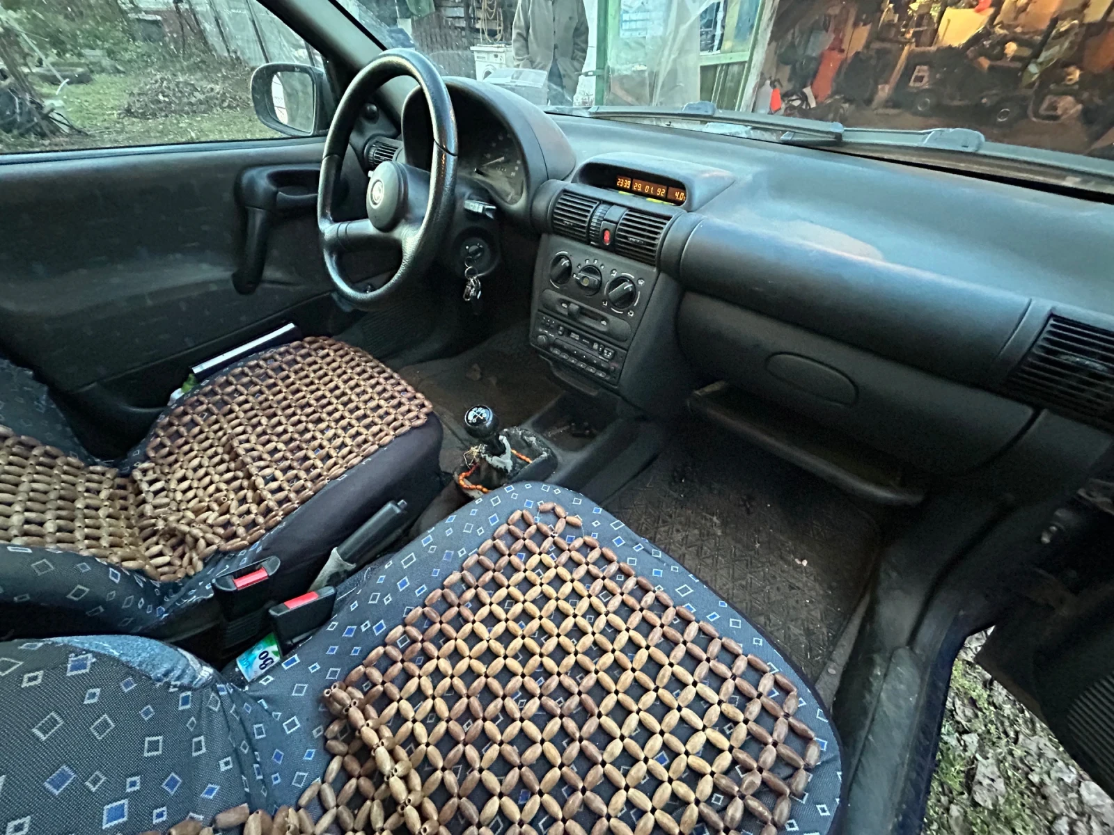 Opel Corsa 1.2 MI, снимка 8 - Автомобили и джипове - 55212564