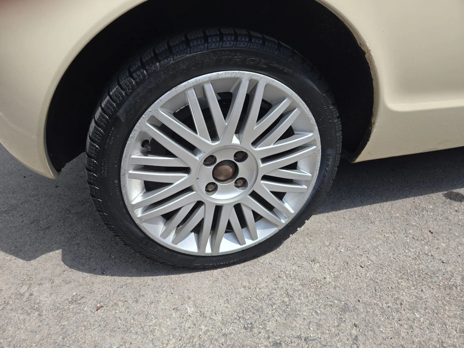 Lancia Ypsilon 1.3i 16v , снимка 11 - Автомобили и джипове - 55296222