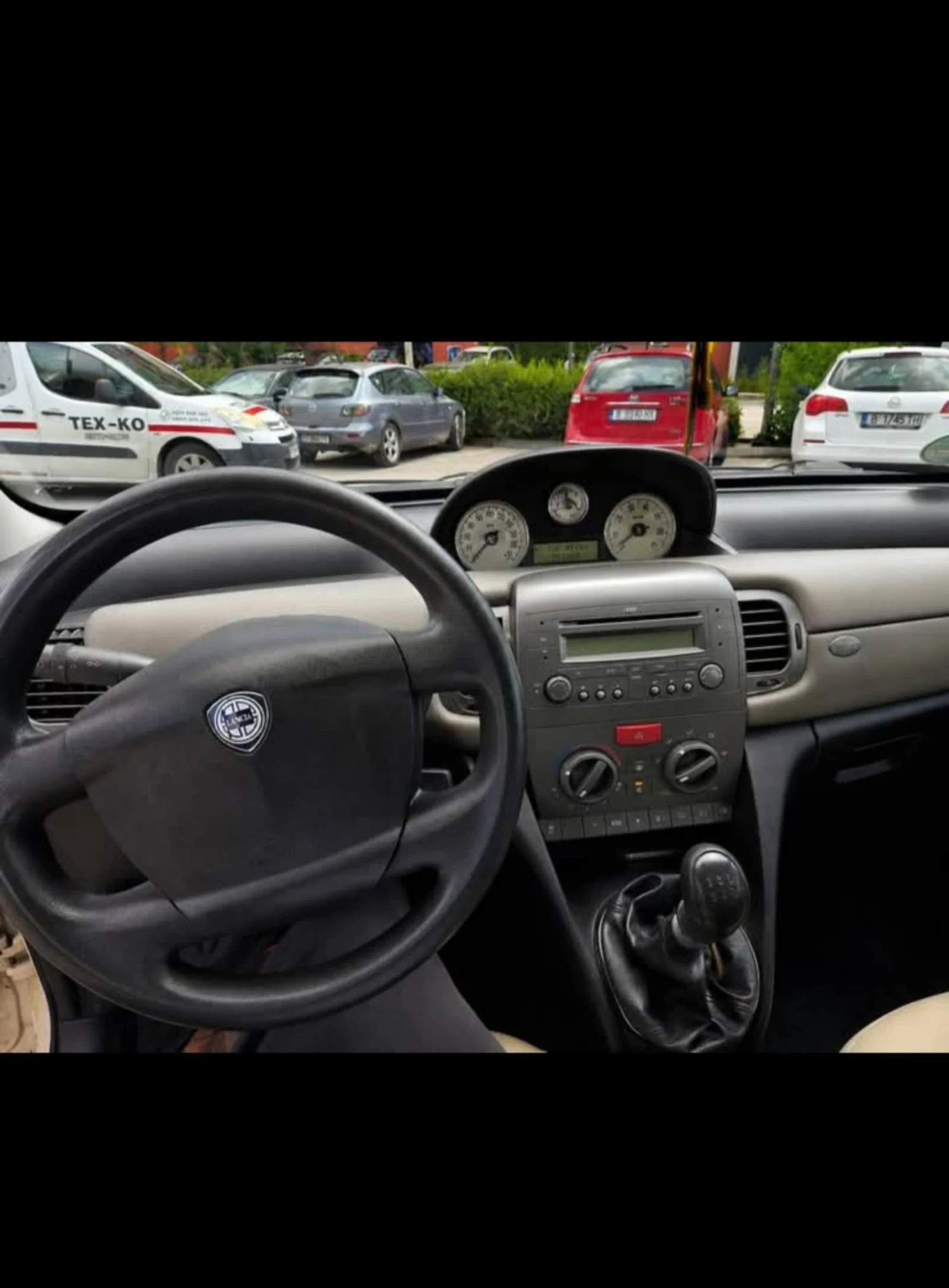 Lancia Ypsilon 1.3i 16v , снимка 8 - Автомобили и джипове - 55296222
