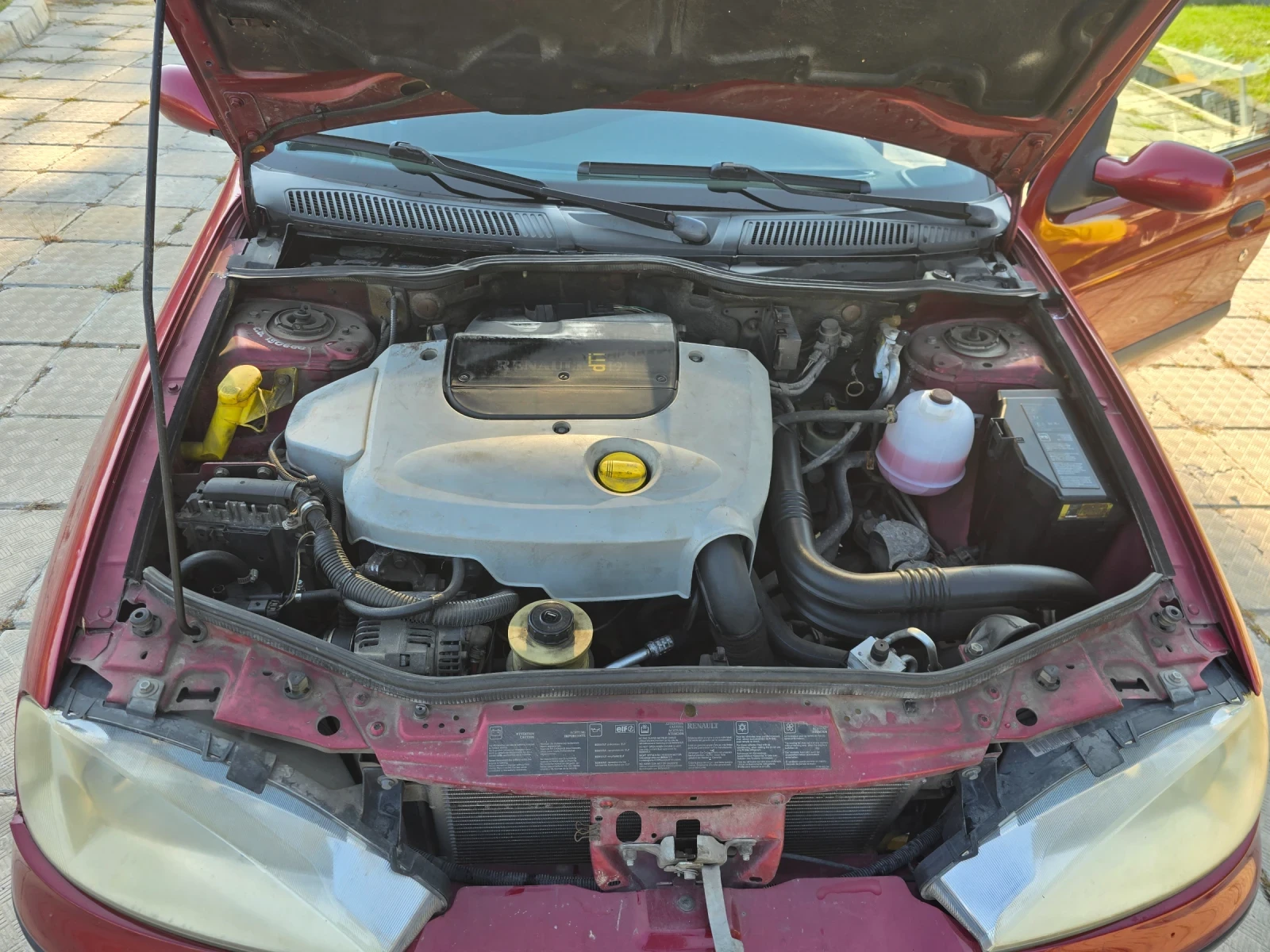 Renault Megane, снимка 11 - Автомобили и джипове - 55535740
