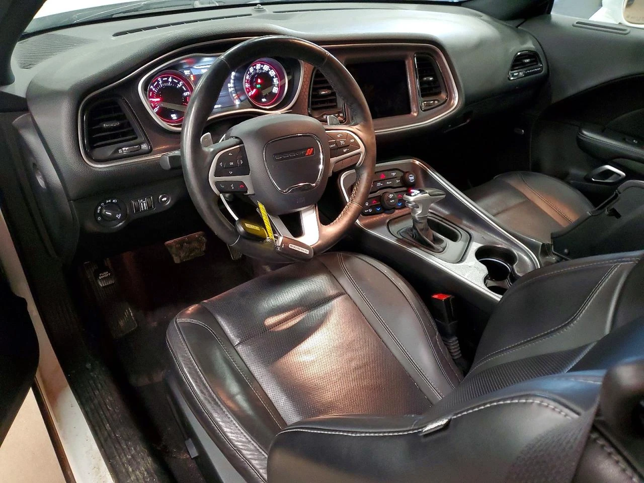 Dodge Challenger GT 3.6 V6 AWD , снимка 8 - Автомобили и джипове - 55950982