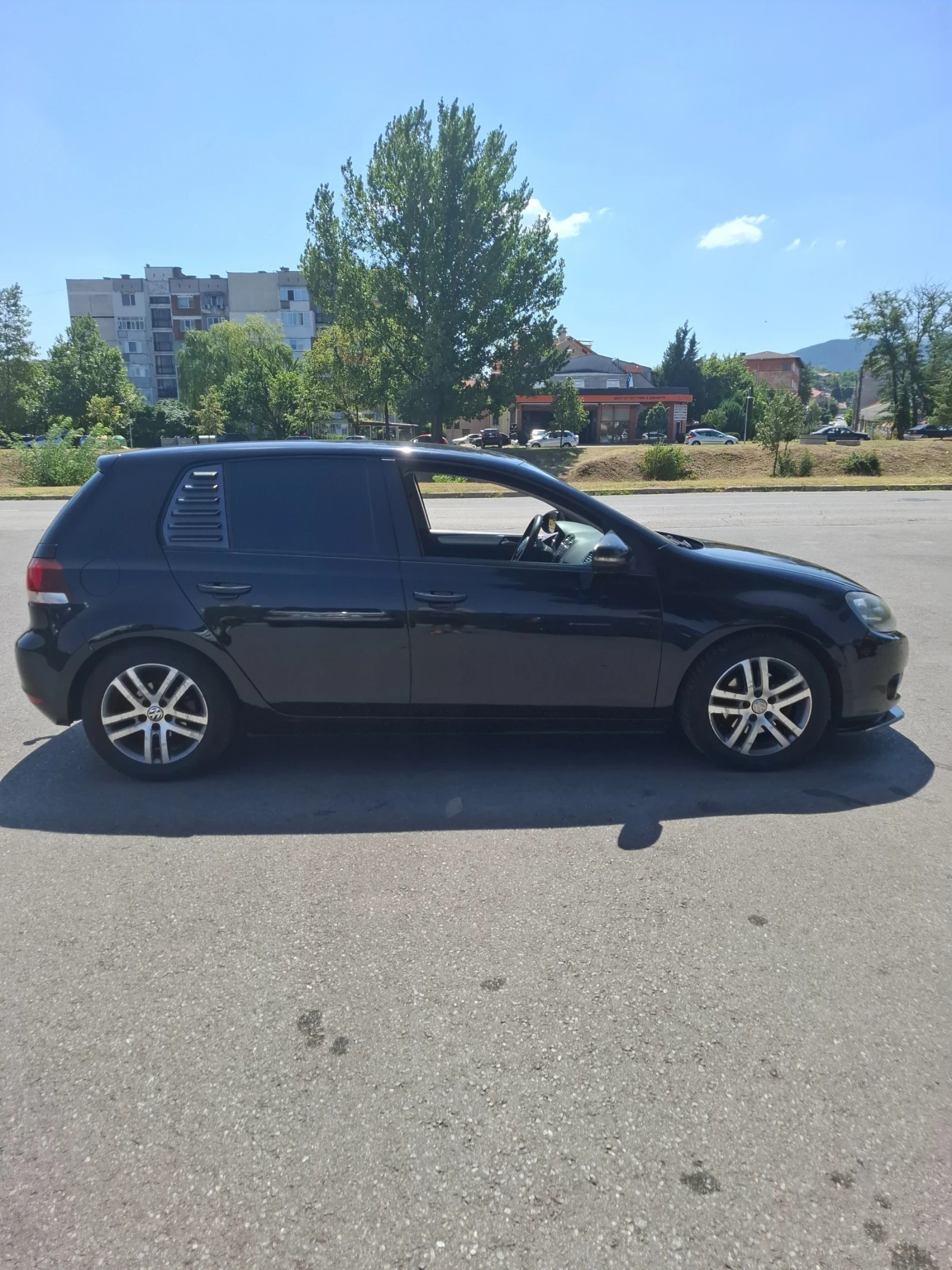 VW Golf 2.0 TDI, снимка 11 - Автомобили и джипове - 56037751